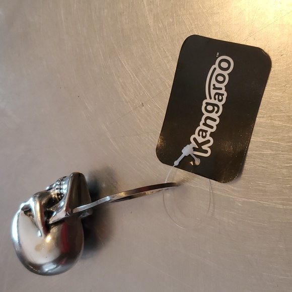 SKULL BOTTLE OPENER - Picture 6 of 7